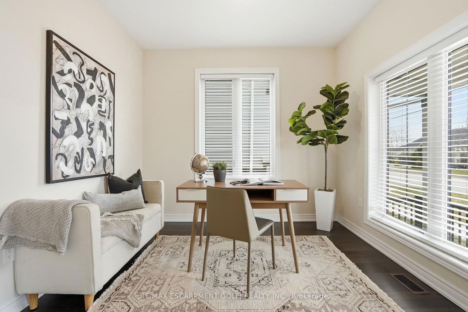 Detached at 310 Main Street, Grimsby, ON - Photo 6 - RE/MAX Garden City Realty