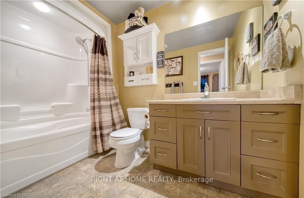 Semi-Detached at 6 Bardadyn Court, St. Catharines, ON - Photo 10 - RE/MAX Garden City Realty