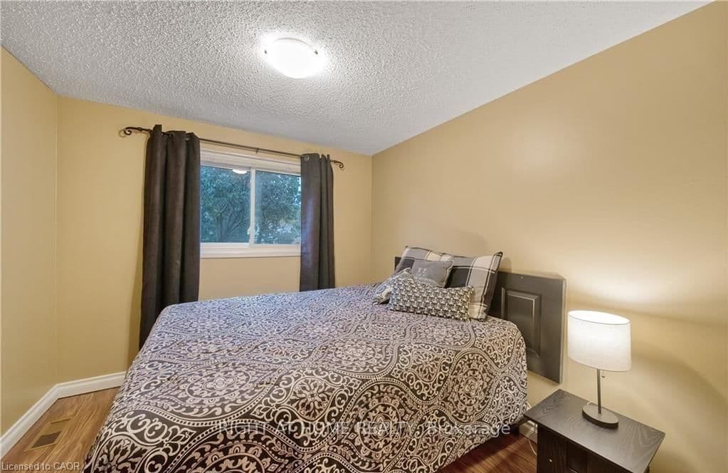 Semi-Detached at 6 Bardadyn Court, St. Catharines, ON - Photo 12 - RE/MAX Garden City Realty