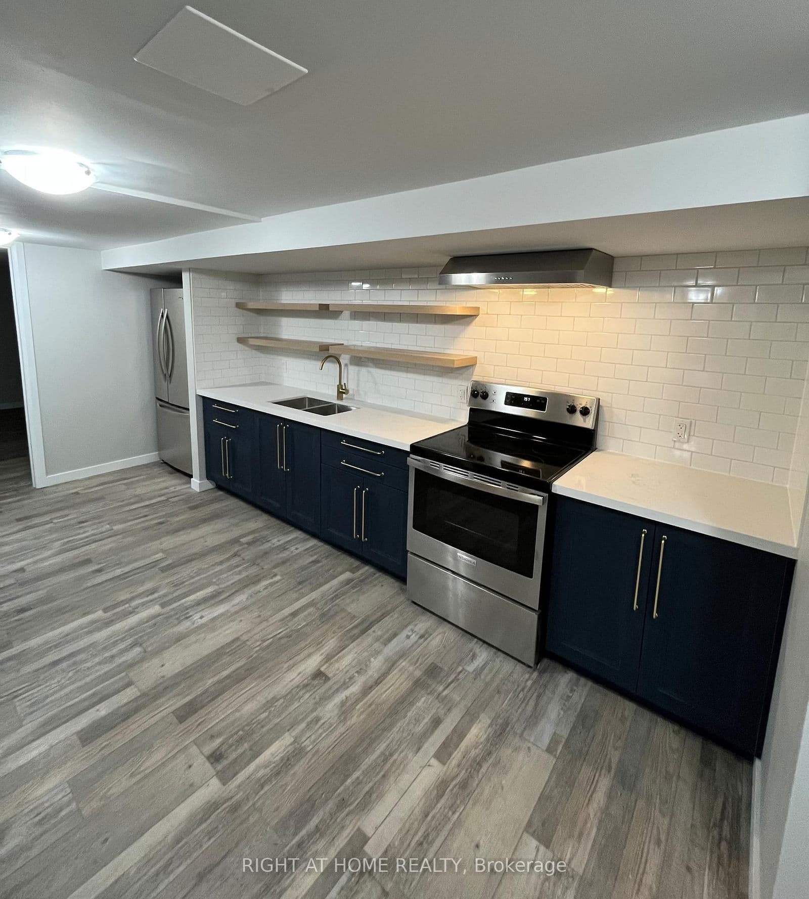 Semi-Detached at 6 Bardadyn Court, St. Catharines, ON - Photo 13 - RE/MAX Garden City Realty