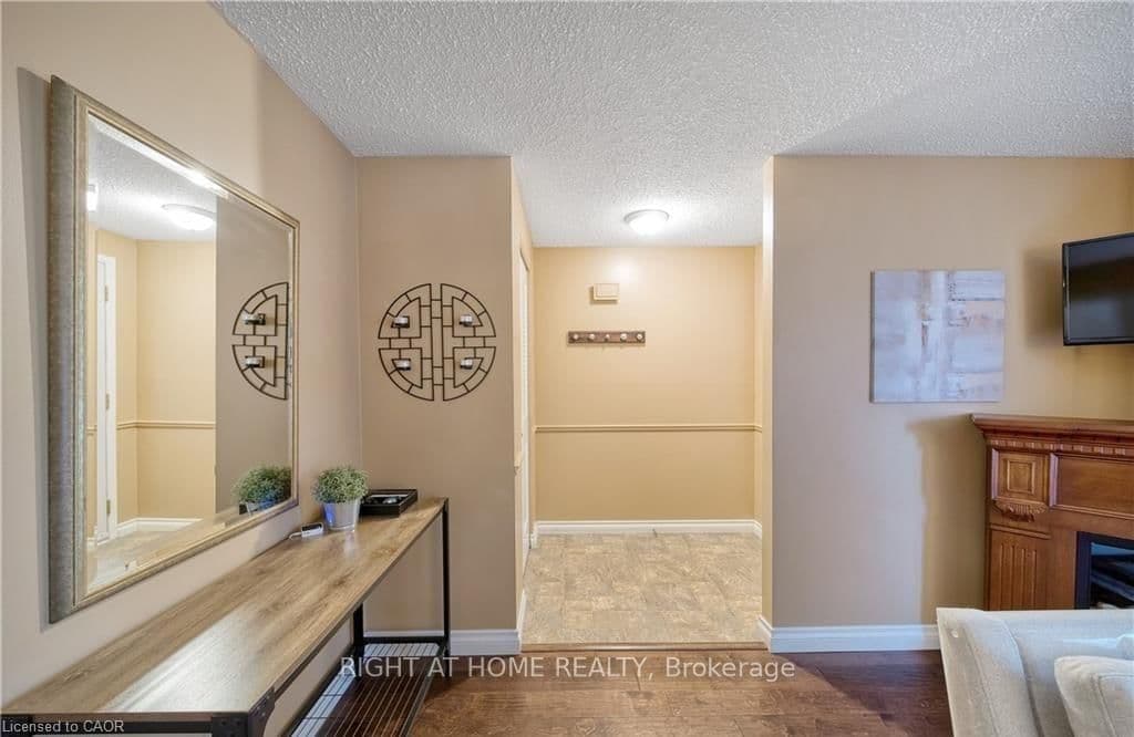 Semi-Detached at 6 Bardadyn Court, St. Catharines, ON - Photo 5 - RE/MAX Garden City Realty