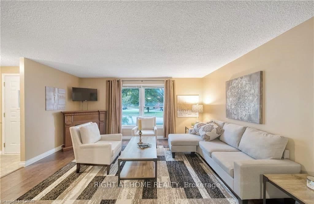 Semi-Detached at 6 Bardadyn Court, St. Catharines, ON - Photo 6 - RE/MAX Garden City Realty