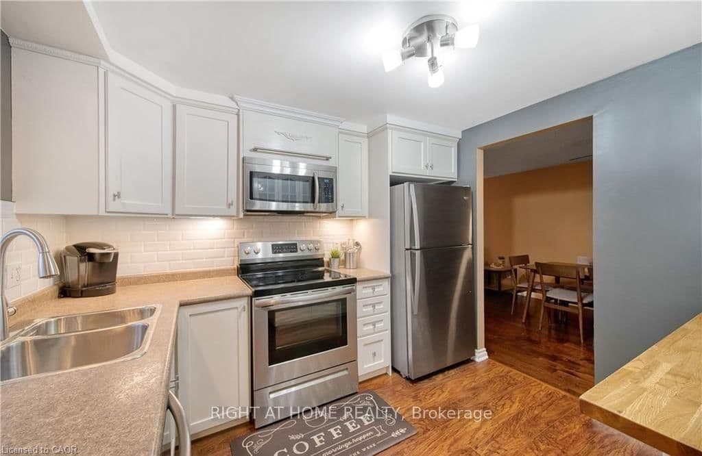 Semi-Detached at 6 Bardadyn Court, St. Catharines, ON - Photo 8 - RE/MAX Garden City Realty