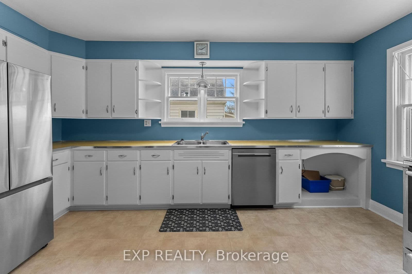 Detached at 3935 St Peter Avenue, Niagara Falls, ON - Photo 10 - RE/MAX Garden City Realty