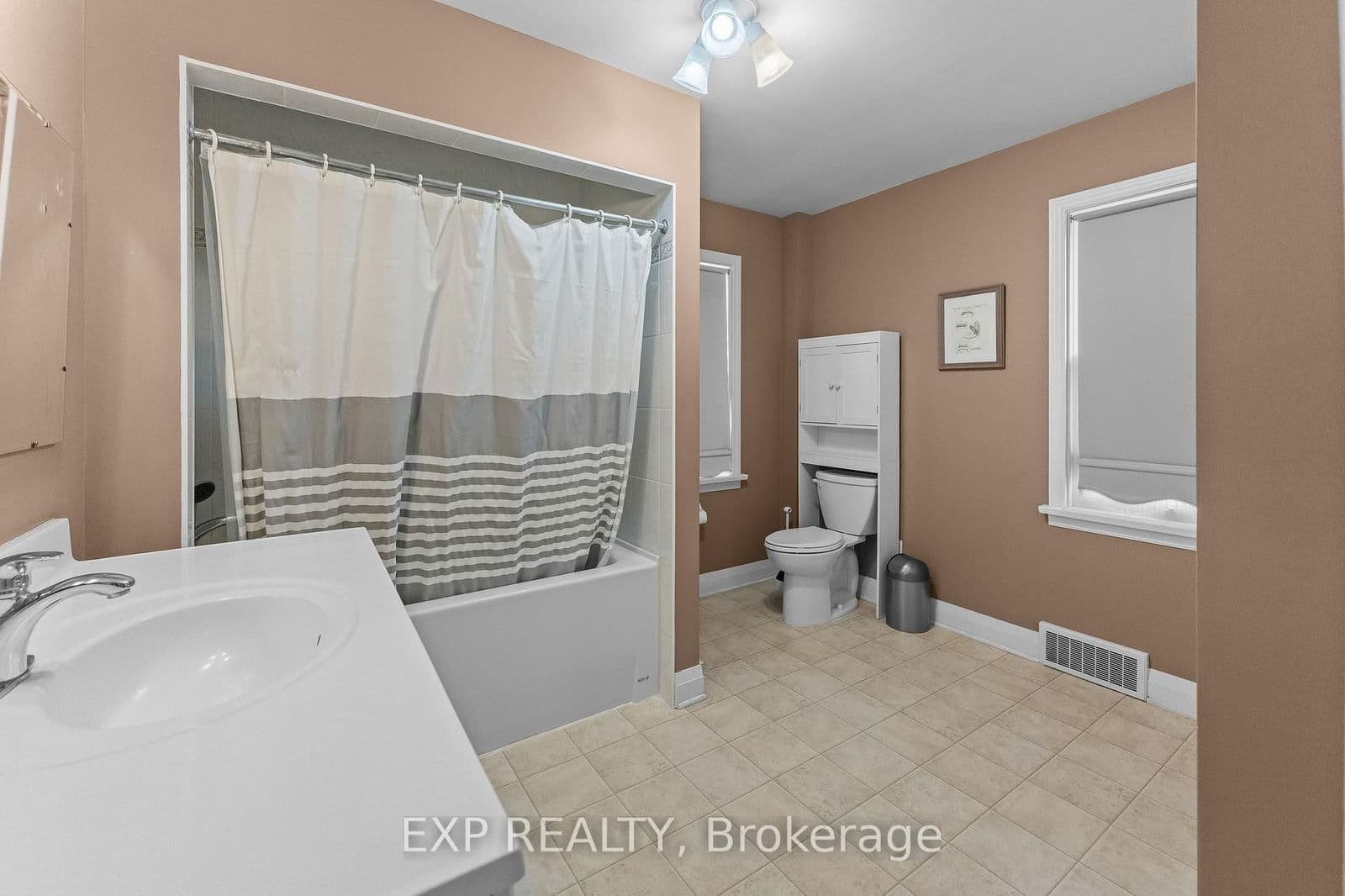 Detached at 3935 St Peter Avenue, Niagara Falls, ON - Photo 12 - RE/MAX Garden City Realty