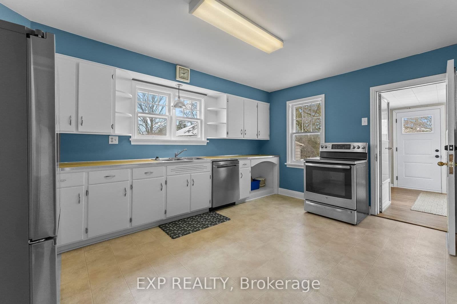 Detached at 3935 St Peter Avenue, Niagara Falls, ON - Photo 9 - RE/MAX Garden City Realty