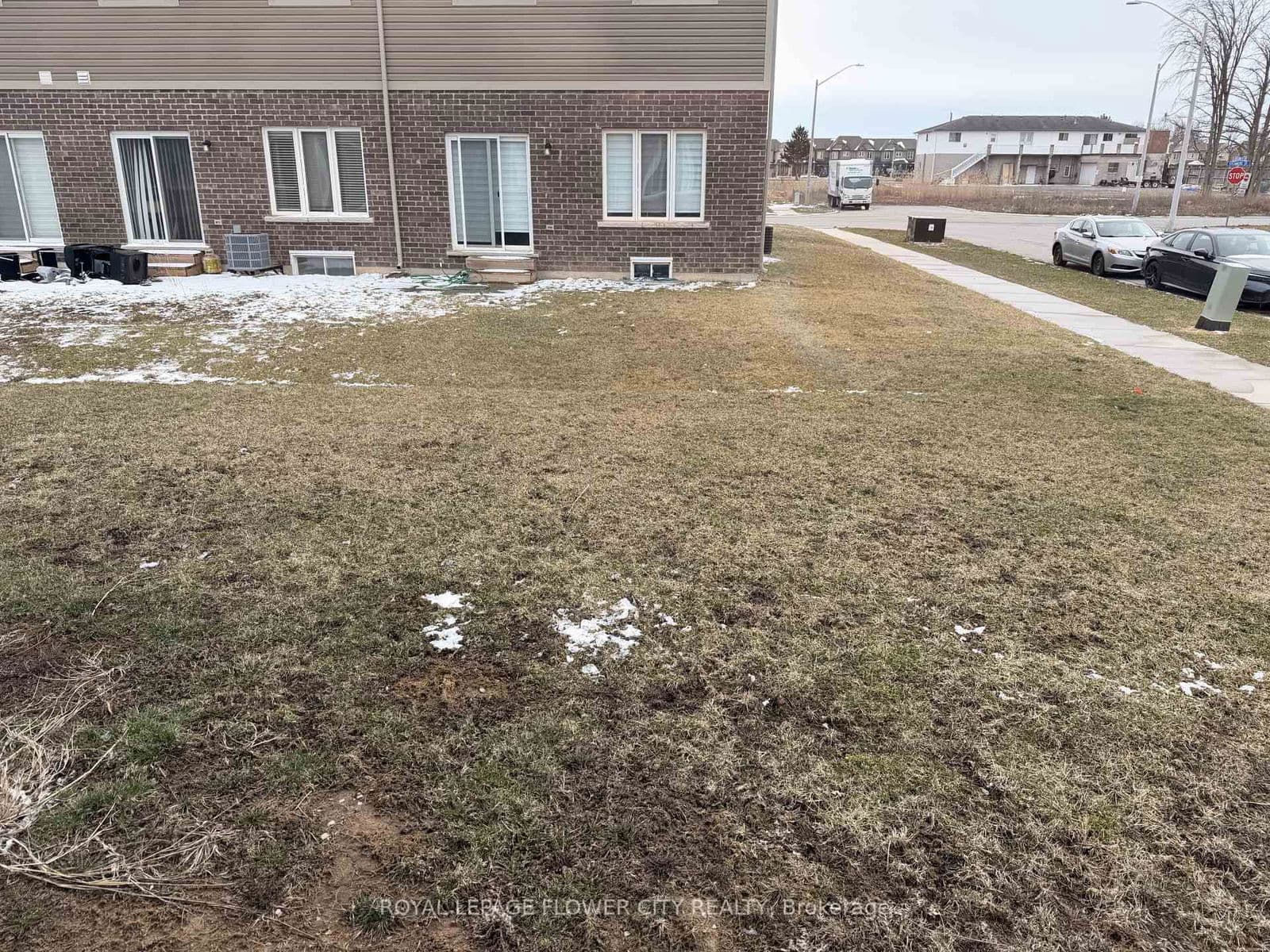 Att/Row/Townhouse at 139 Sunflower Place, Welland, ON - Photo 11 - RE/MAX Garden City Realty