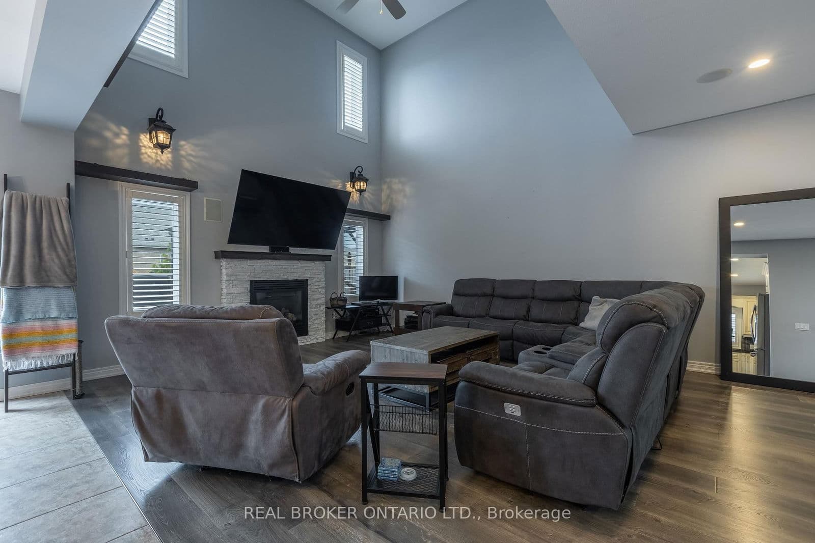 Detached at 50 Gaiser Road, Welland, ON - Photo 6 - RE/MAX Garden City Realty