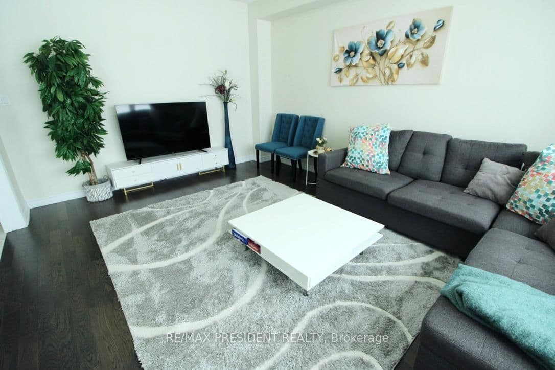 Detached at 16 Peach Street, Thorold, ON - Photo 5 - RE/MAX Garden City Realty