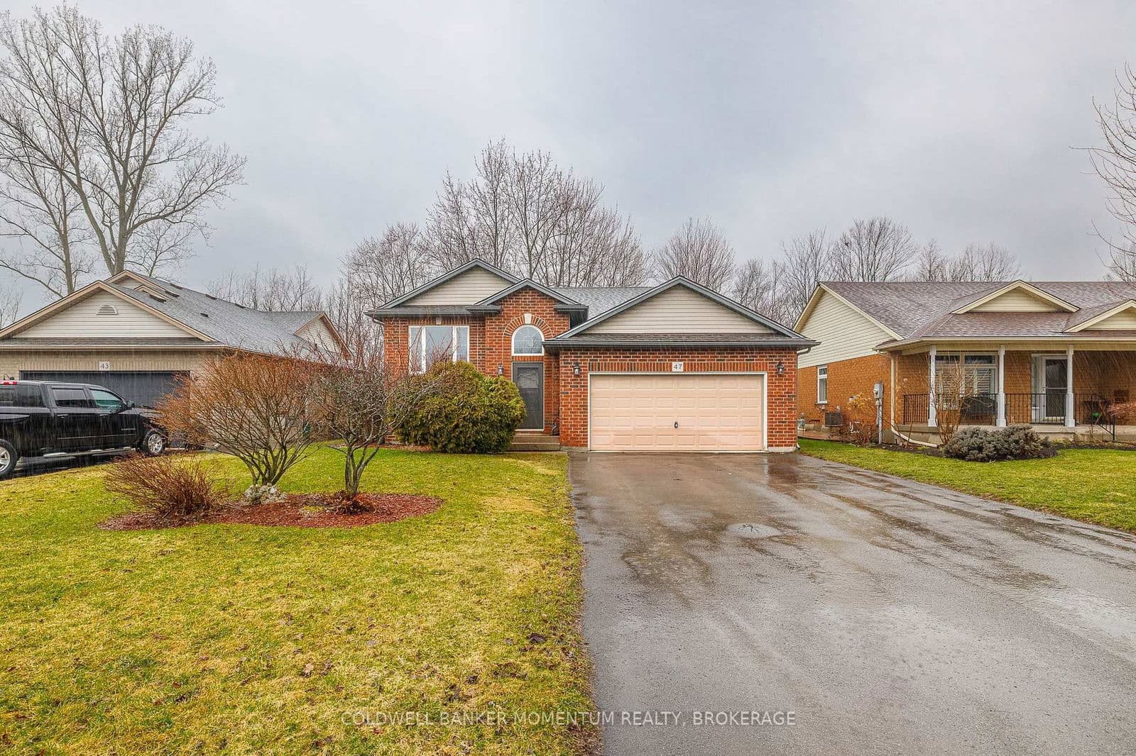 Detached at 47 Thorold Avenue, Thorold, ON - Photo 3 - RE/MAX Garden City Realty