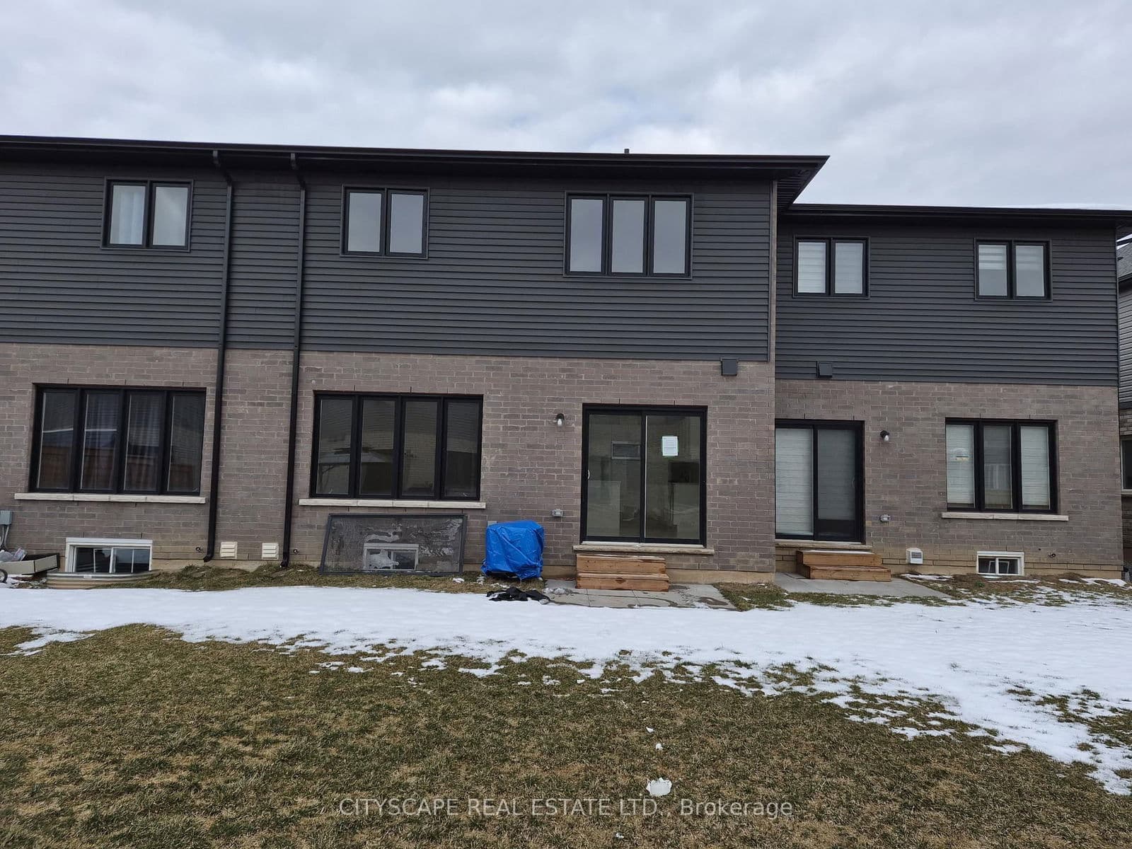 Att/Row/Townhouse at 7 Saffron Way, Pelham, ON - Photo 30 - RE/MAX Garden City Realty