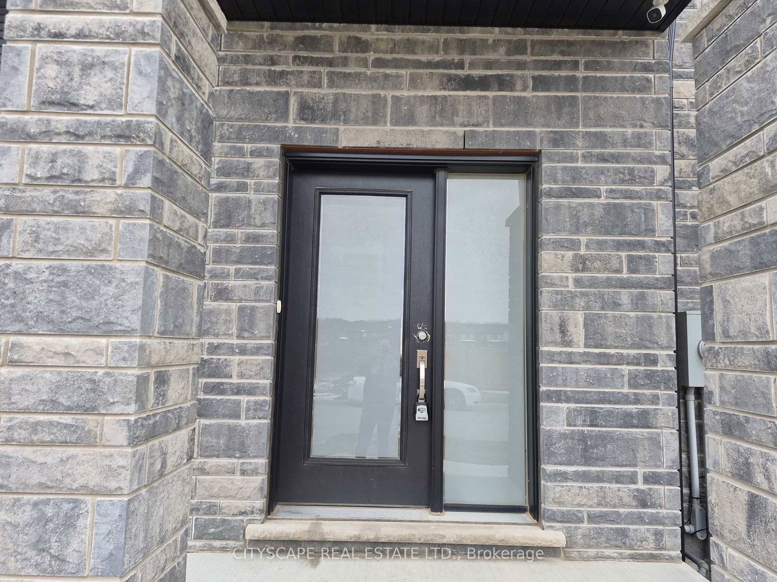 Att/Row/Townhouse at 7 Saffron Way, Pelham, ON - Photo 4 - RE/MAX Garden City Realty