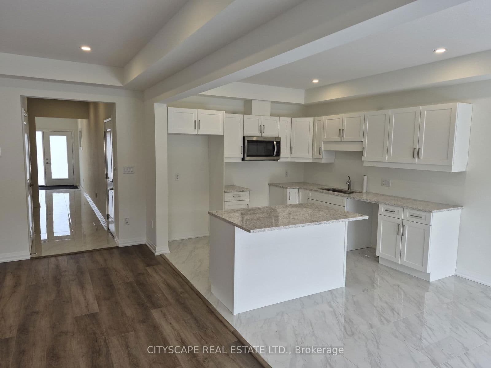 Att/Row/Townhouse at 7 Saffron Way, Pelham, ON - Photo 6 - RE/MAX Garden City Realty