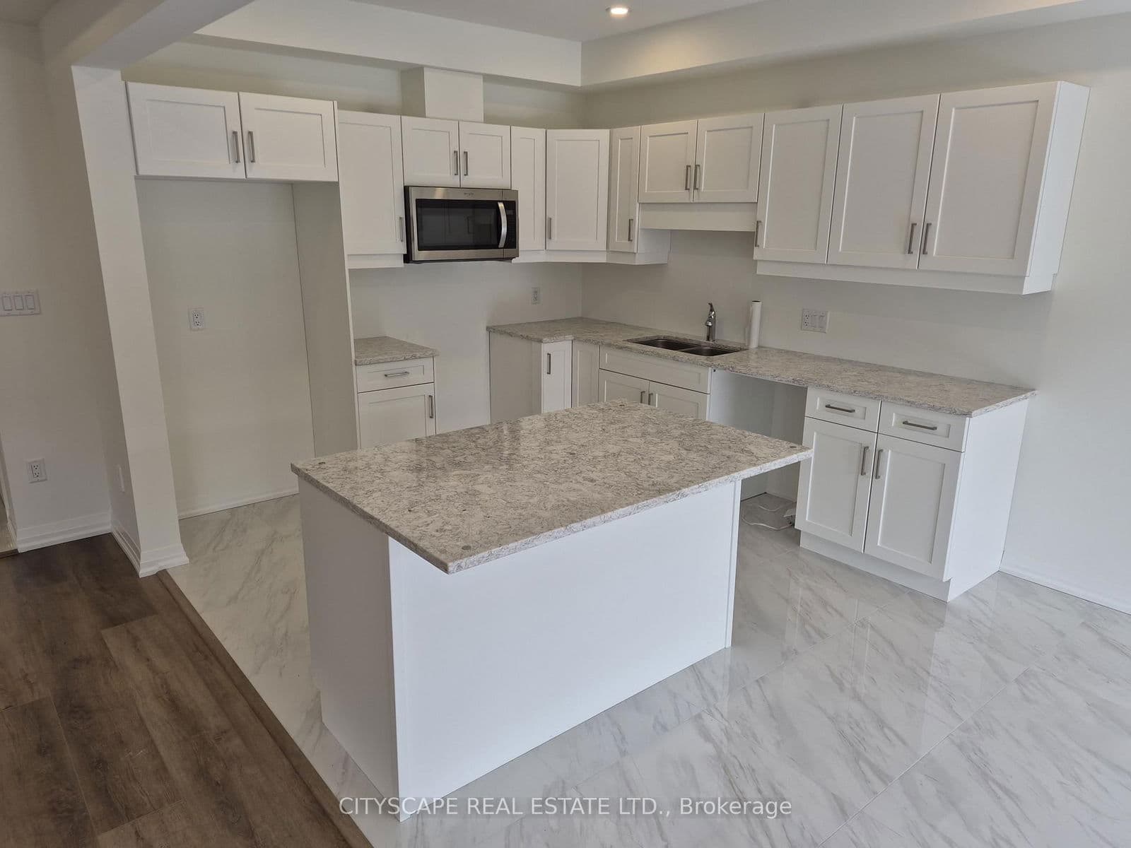 Att/Row/Townhouse at 7 Saffron Way, Pelham, ON - Photo 7 - RE/MAX Garden City Realty