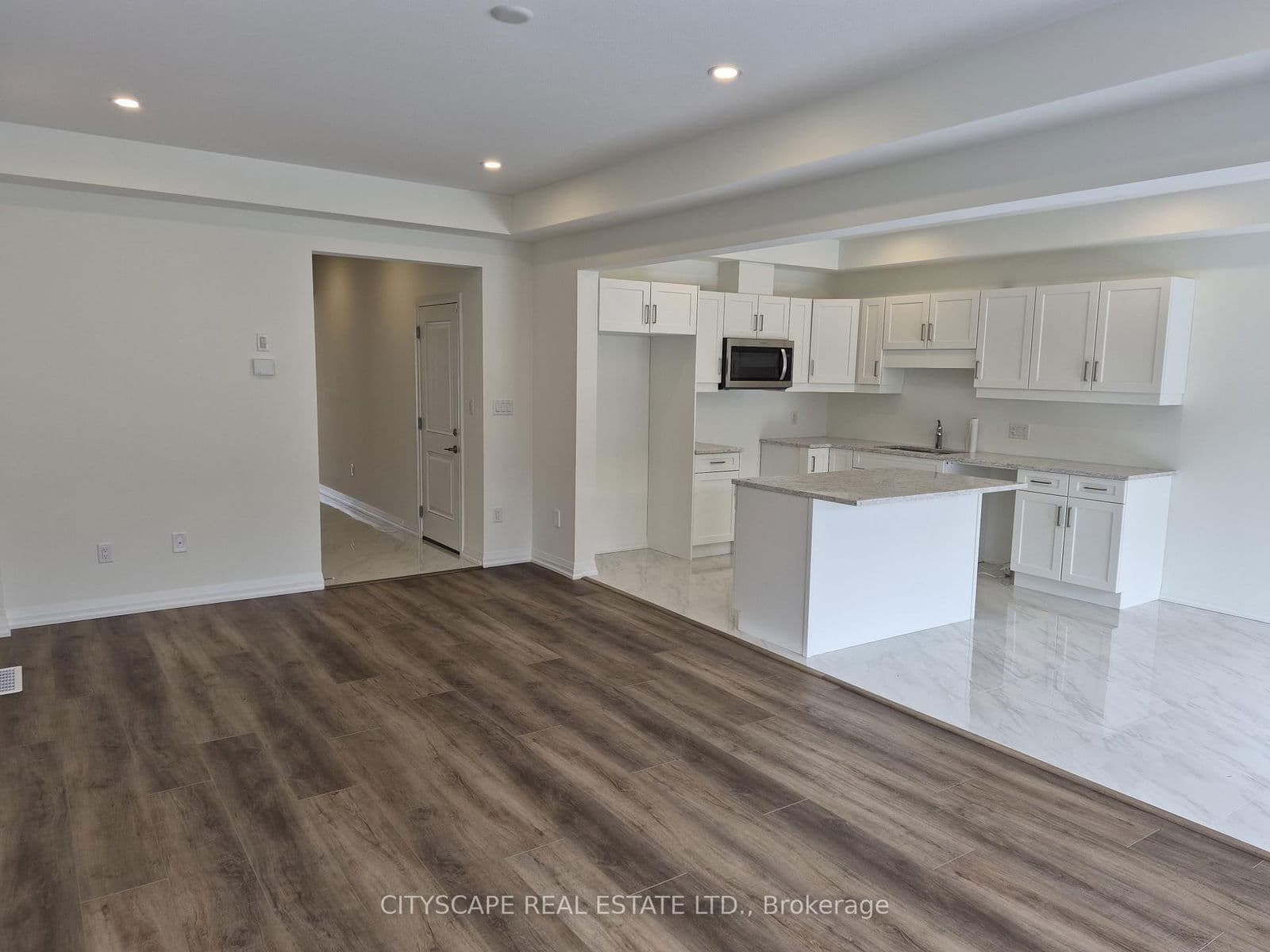 Att/Row/Townhouse at 7 Saffron Way, Pelham, ON - Photo 9 - RE/MAX Garden City Realty