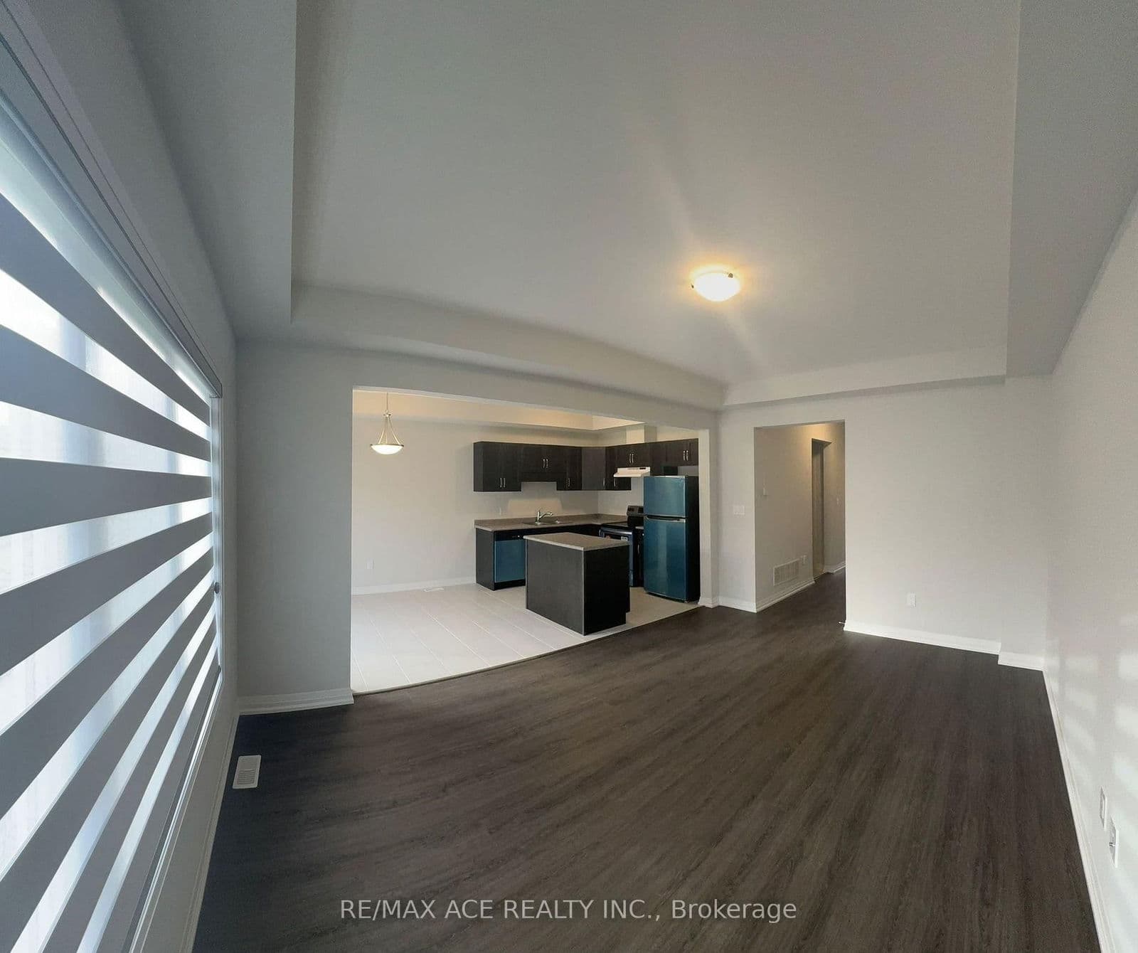 Att/Row/Townhouse at 132 Alicia Crescent, Thorold, ON - Photo 3 - RE/MAX Garden City Realty