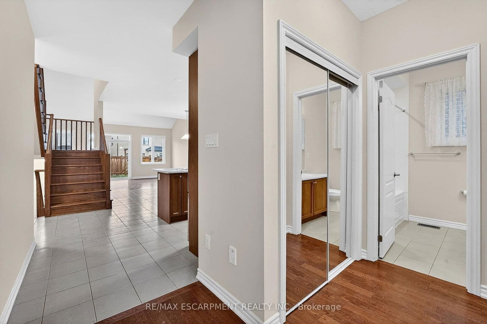 Detached at 11 FRONTIER Drive, Thorold, ON - Photo 12 - RE/MAX Garden City Realty