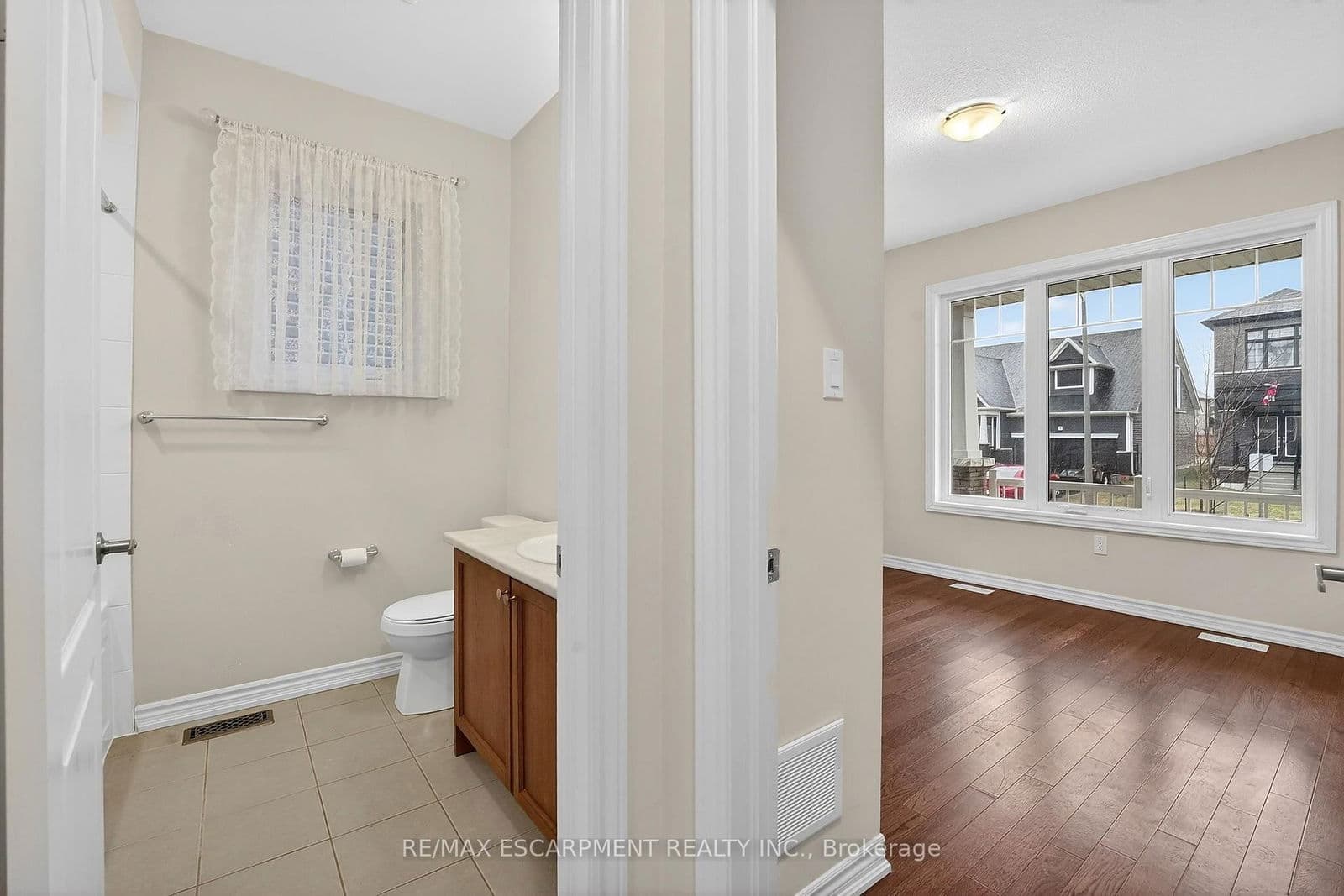 Detached at 11 FRONTIER Drive, Thorold, ON - Photo 14 - RE/MAX Garden City Realty