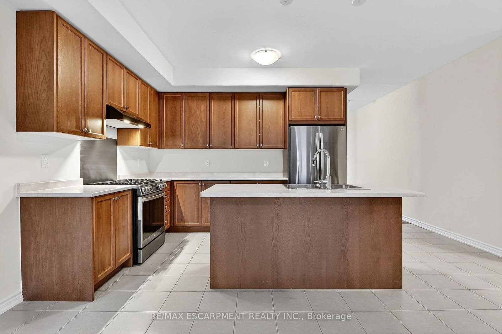 Detached at 11 FRONTIER Drive, Thorold, ON - Photo 19 - RE/MAX Garden City Realty