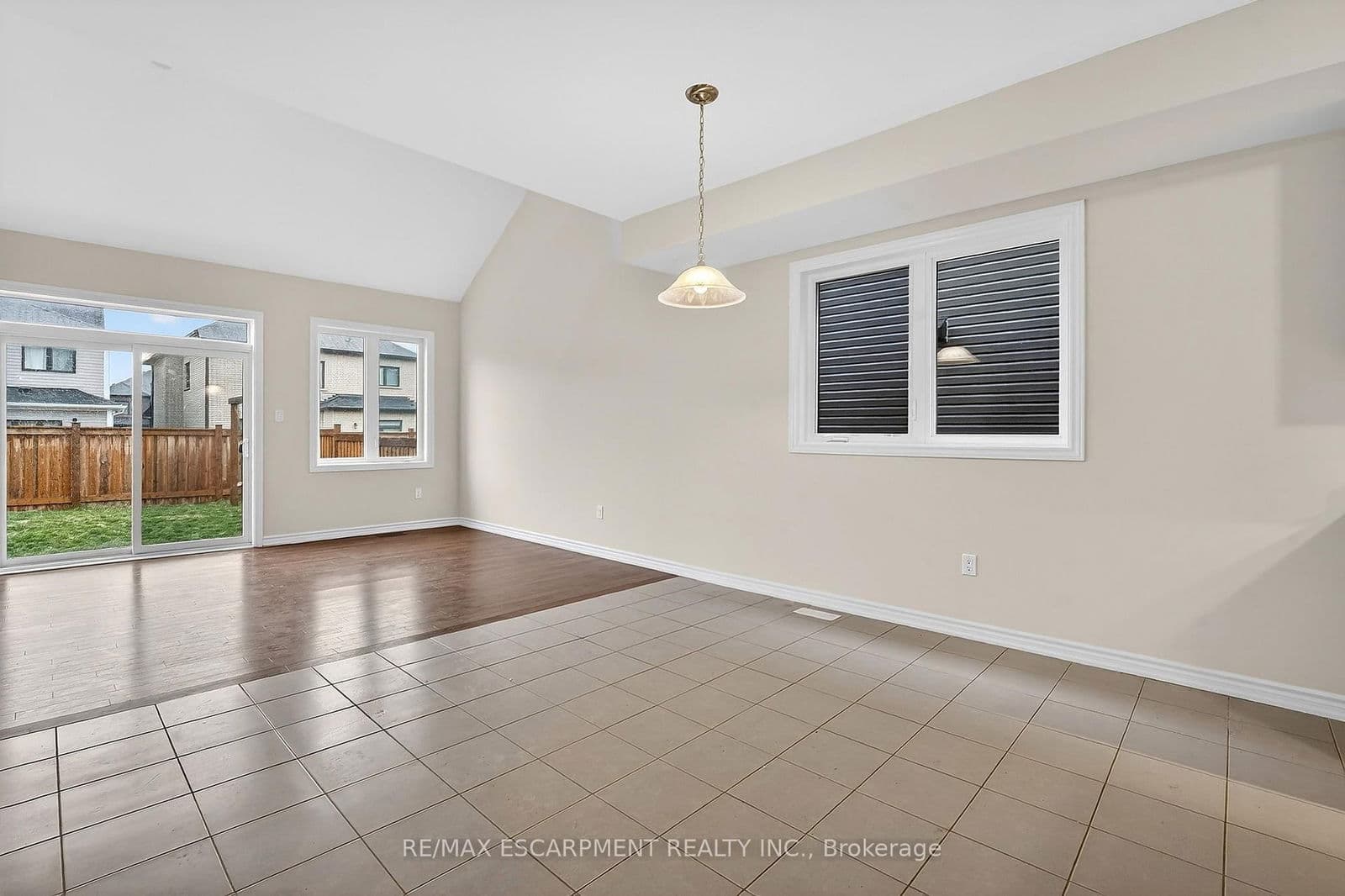 Detached at 11 FRONTIER Drive, Thorold, ON - Photo 21 - RE/MAX Garden City Realty