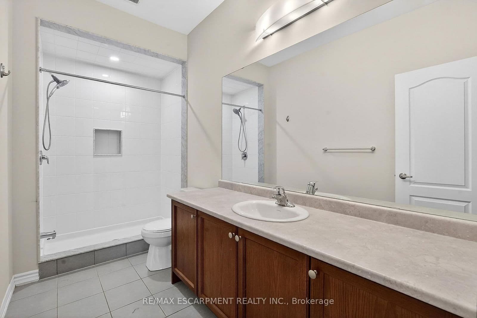 Detached at 11 FRONTIER Drive, Thorold, ON - Photo 32 - RE/MAX Garden City Realty