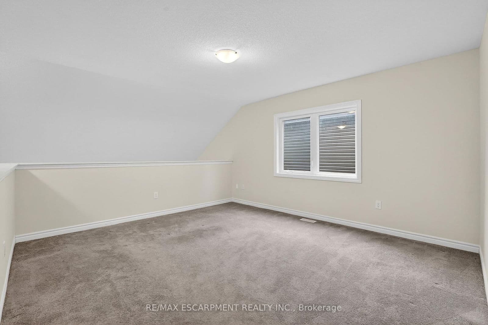 Detached at 11 FRONTIER Drive, Thorold, ON - Photo 35 - RE/MAX Garden City Realty