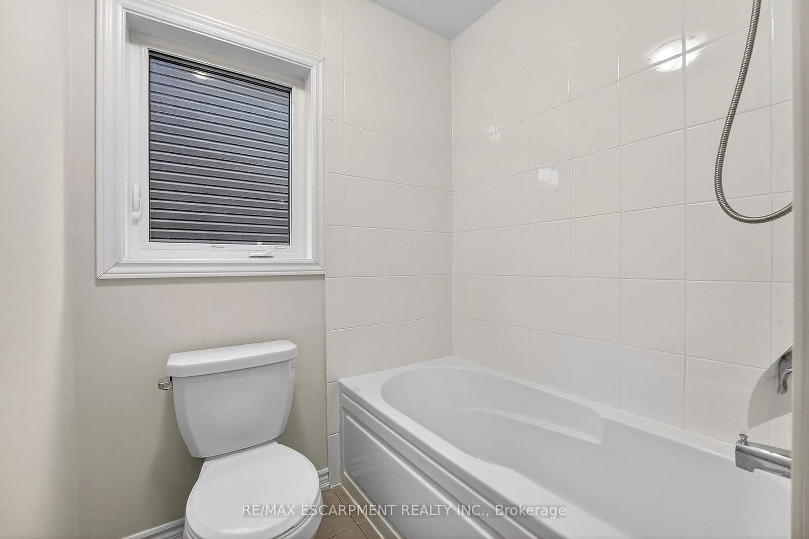 Detached at 11 FRONTIER Drive, Thorold, ON - Photo 39 - RE/MAX Garden City Realty