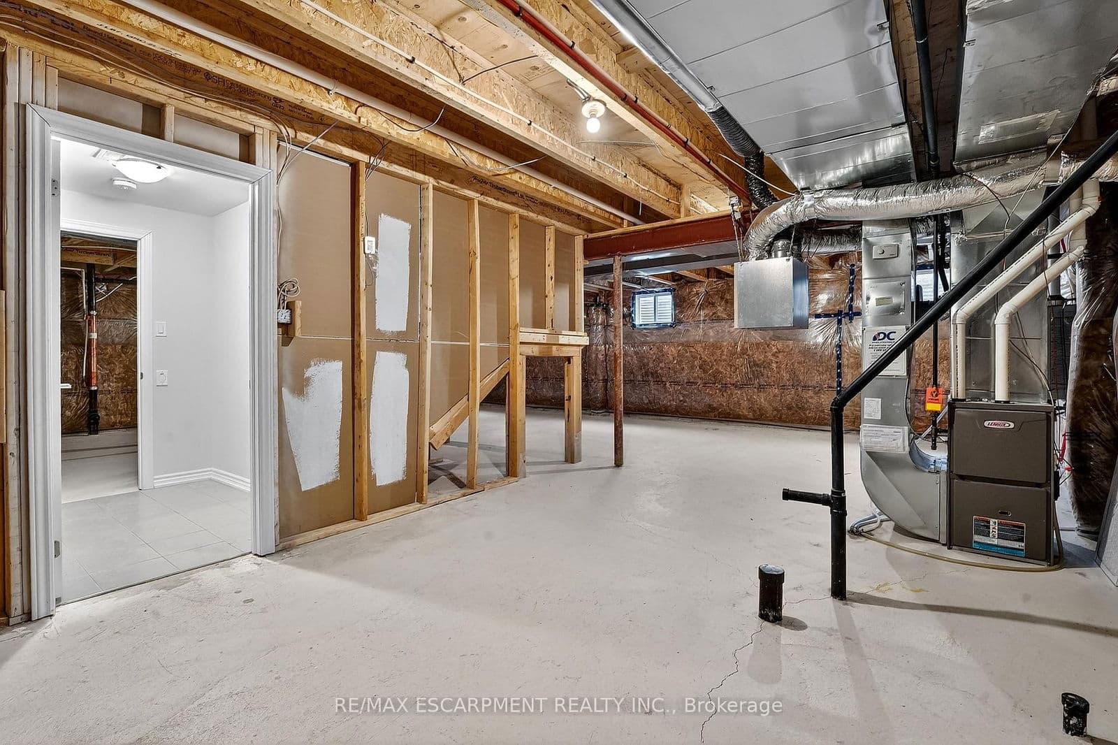 Detached at 11 FRONTIER Drive, Thorold, ON - Photo 45 - RE/MAX Garden City Realty