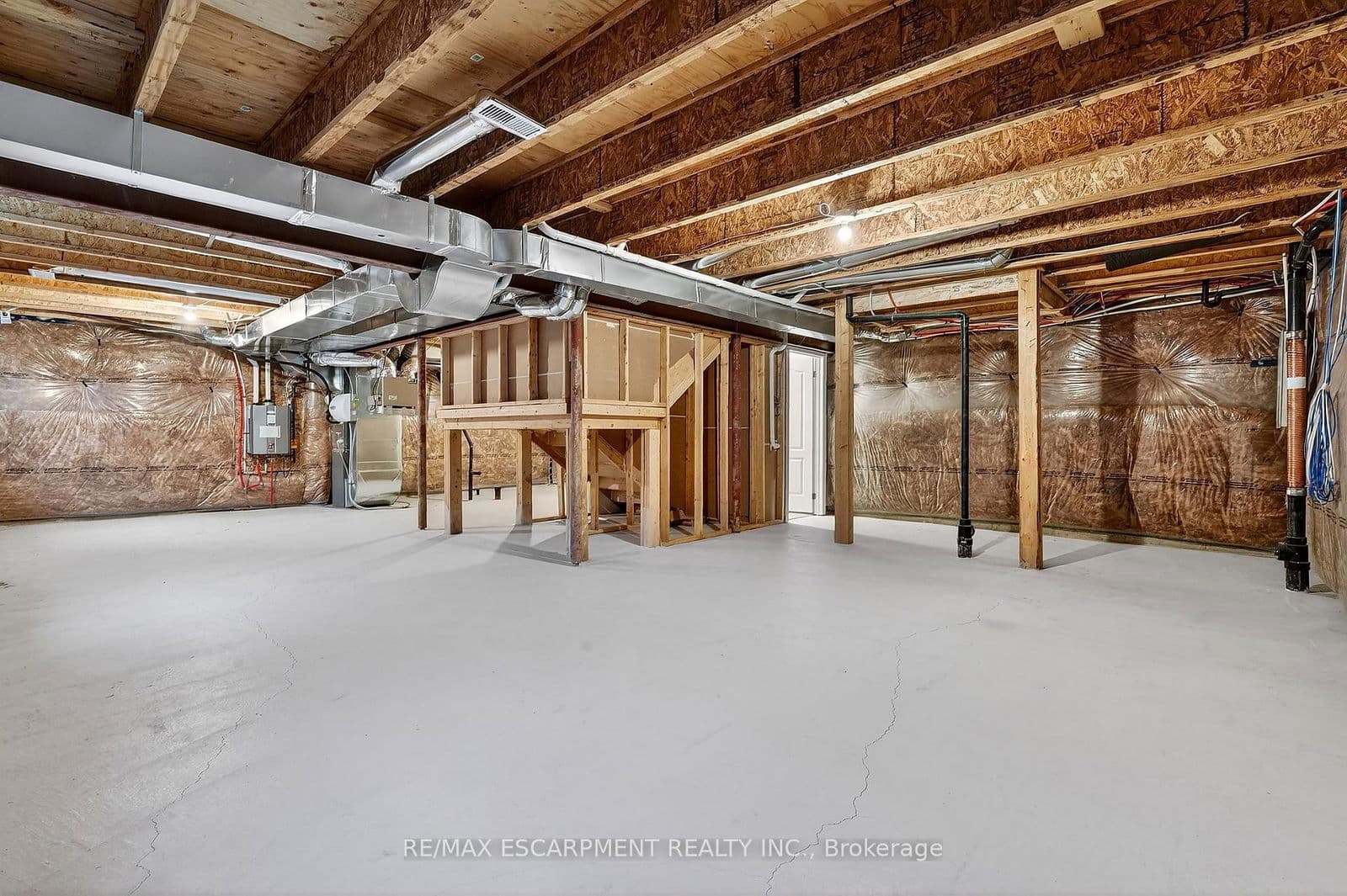 Detached at 11 FRONTIER Drive, Thorold, ON - Photo 46 - RE/MAX Garden City Realty