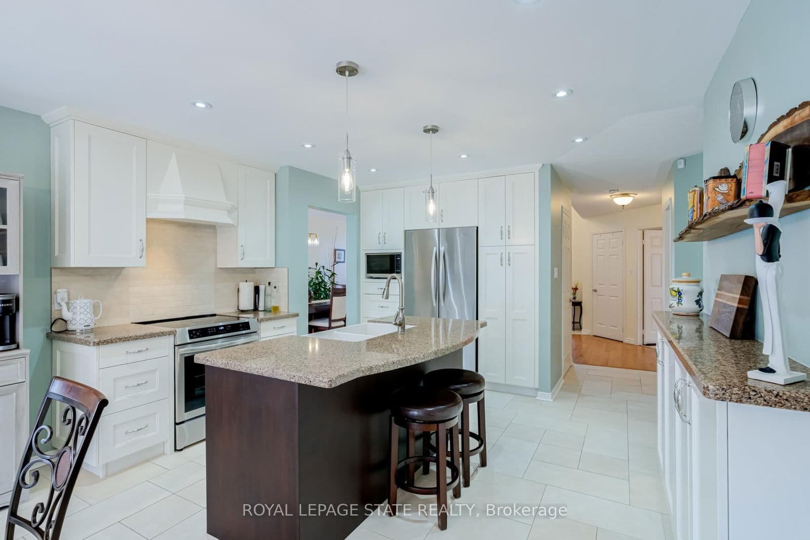 Detached at 82 Vansickle Road, St. Catharines, ON - Photo 12 - RE/MAX Garden City Realty