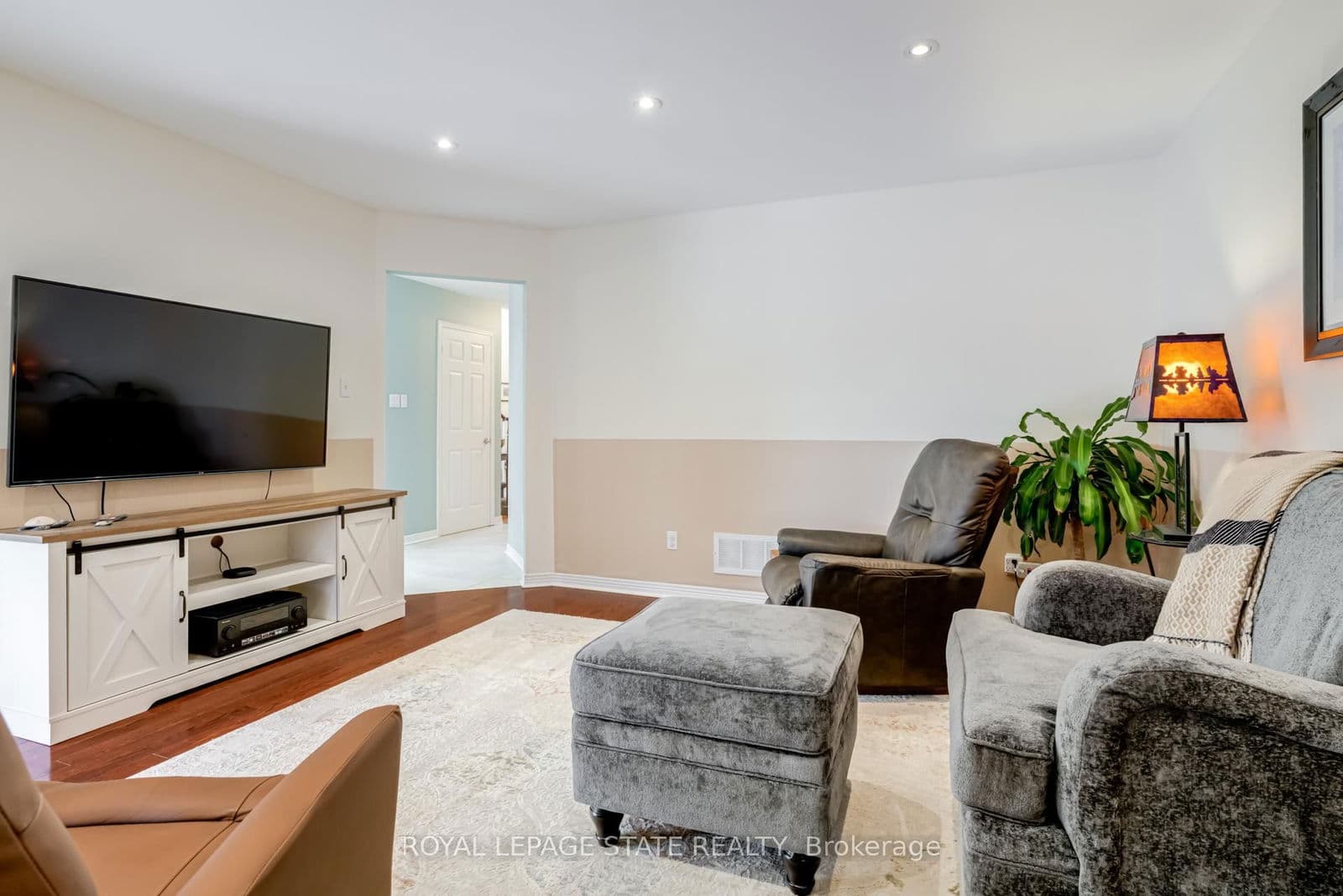 Detached at 82 Vansickle Road, St. Catharines, ON - Photo 18 - RE/MAX Garden City Realty