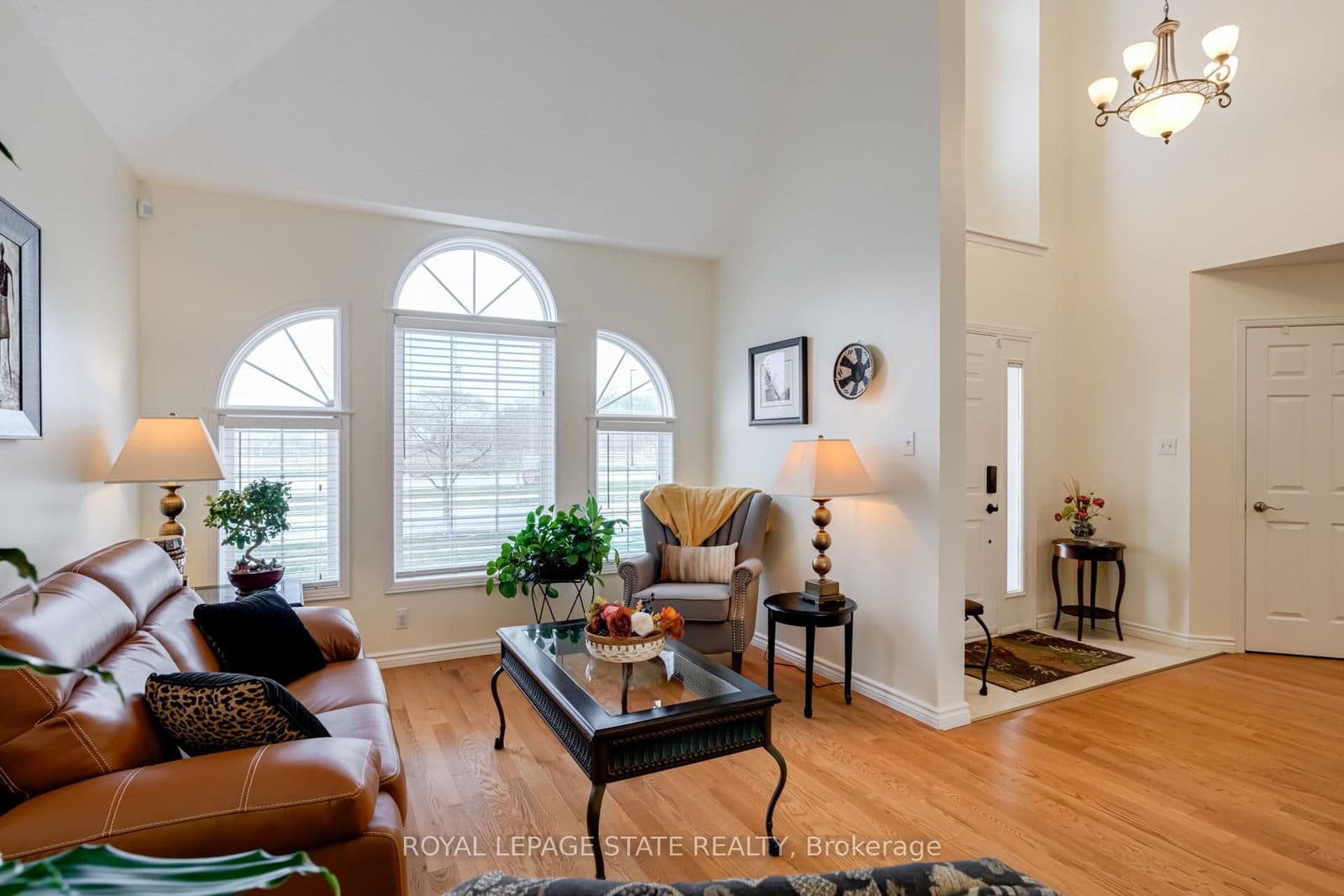 Detached at 82 Vansickle Road, St. Catharines, ON - Photo 6 - RE/MAX Garden City Realty