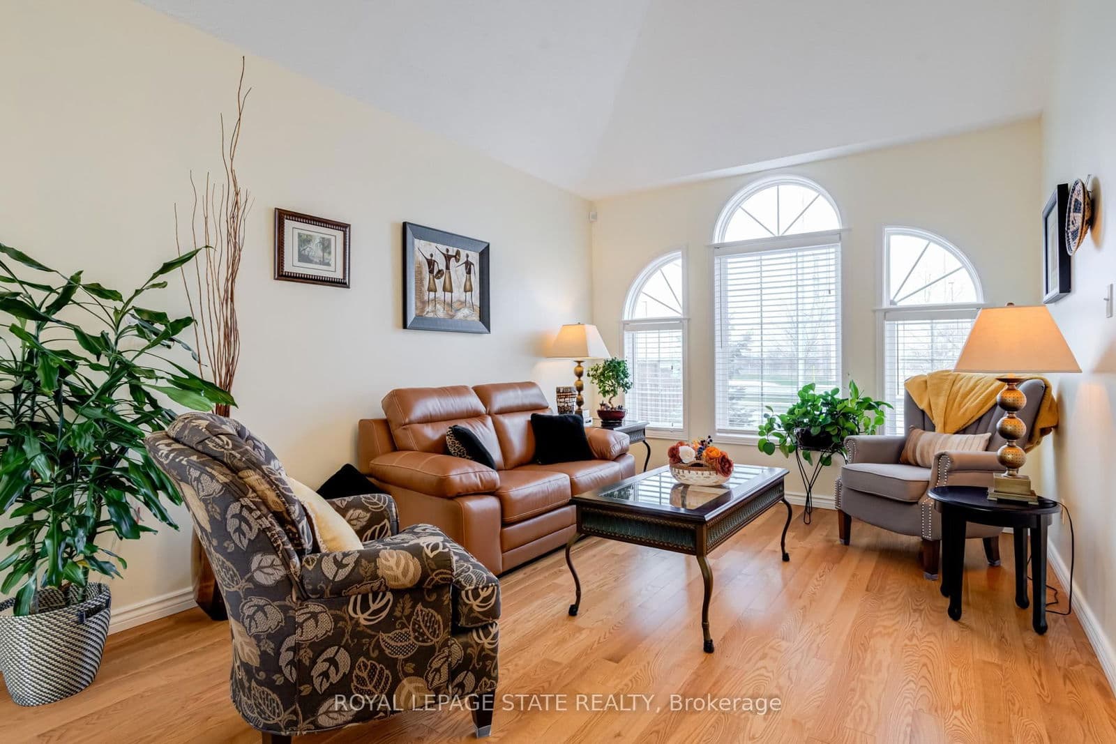 Detached at 82 Vansickle Road, St. Catharines, ON - Photo 7 - RE/MAX Garden City Realty