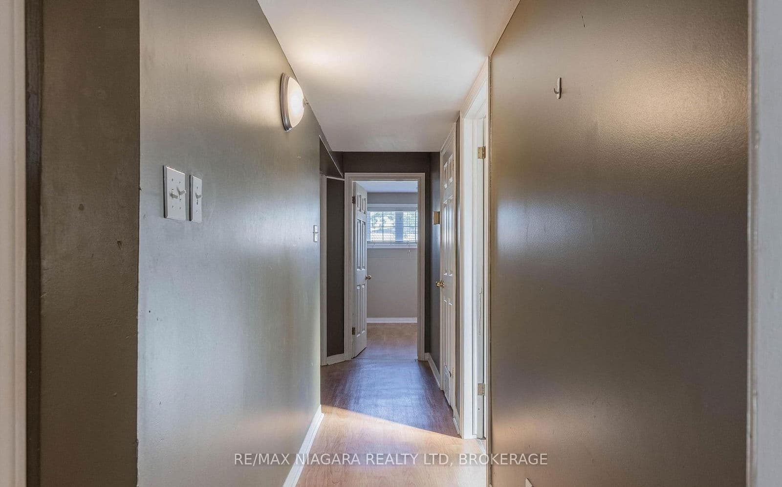 Detached at LOWER- 138 Carlton Street, St. Catharines, ON - Photo 3 - RE/MAX Garden City Realty