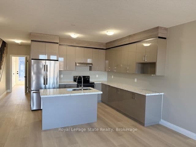 Condo Townhouse at 64 Warren Trail, Welland, ON - Photo 3 - RE/MAX Garden City Realty