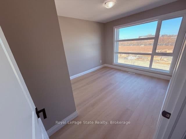 Condo Townhouse at 64 Warren Trail, Welland, ON - Photo 6 - RE/MAX Garden City Realty