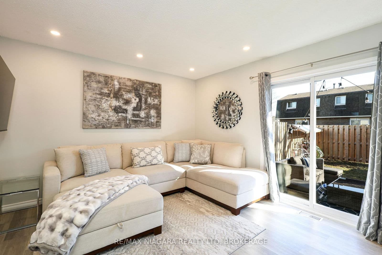 Condo Townhouse at 55- 131 Rockwood Avenue, St. Catharines, ON - Photo 8 - RE/MAX Garden City Realty