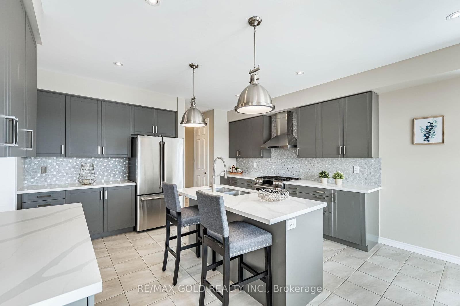 Detached at 201 Mcfarlane Crescent, Centre Wellington, ON - Photo 11 - RE/MAX Garden City Realty