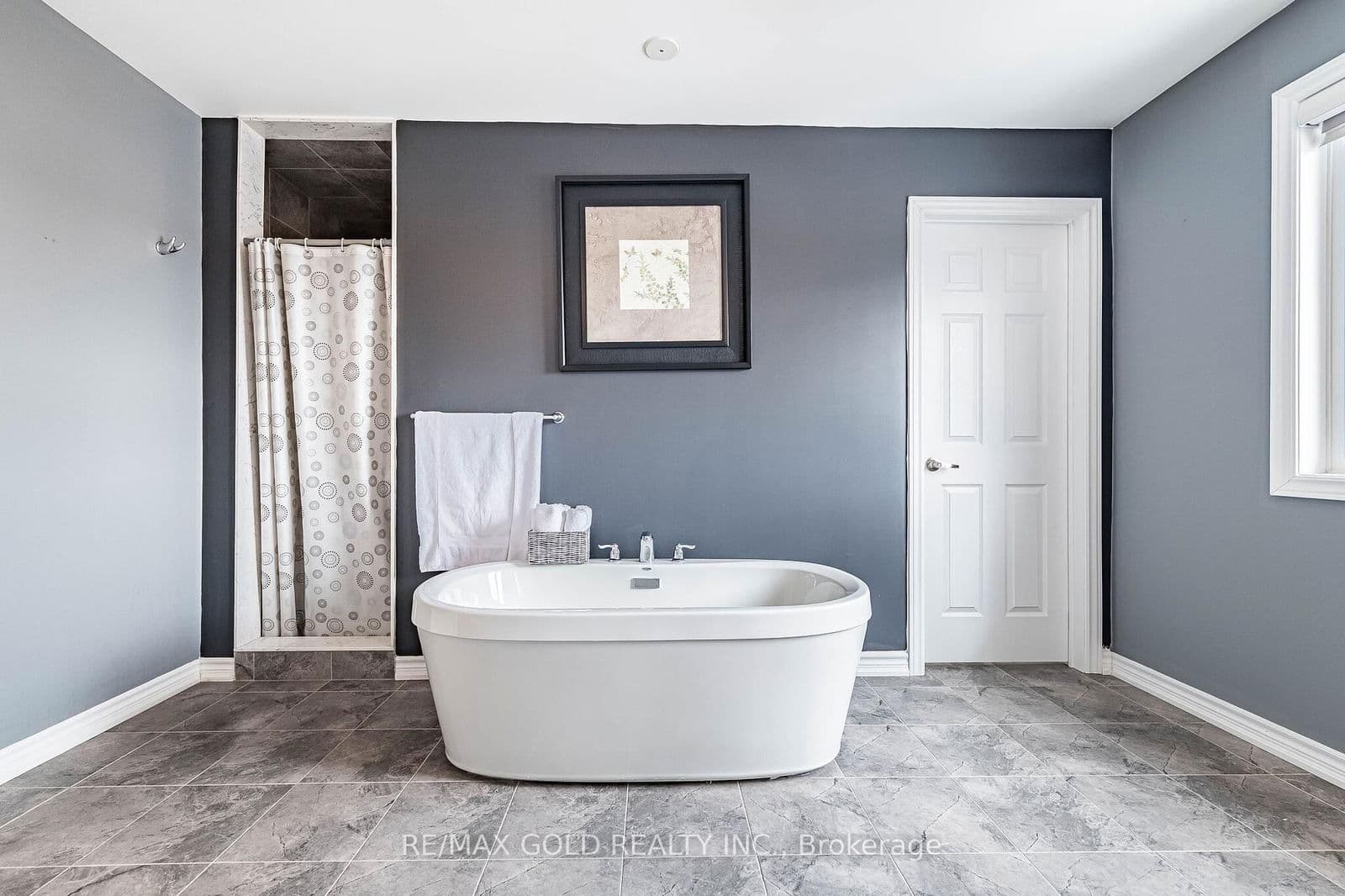 Detached at 201 Mcfarlane Crescent, Centre Wellington, ON - Photo 25 - RE/MAX Garden City Realty