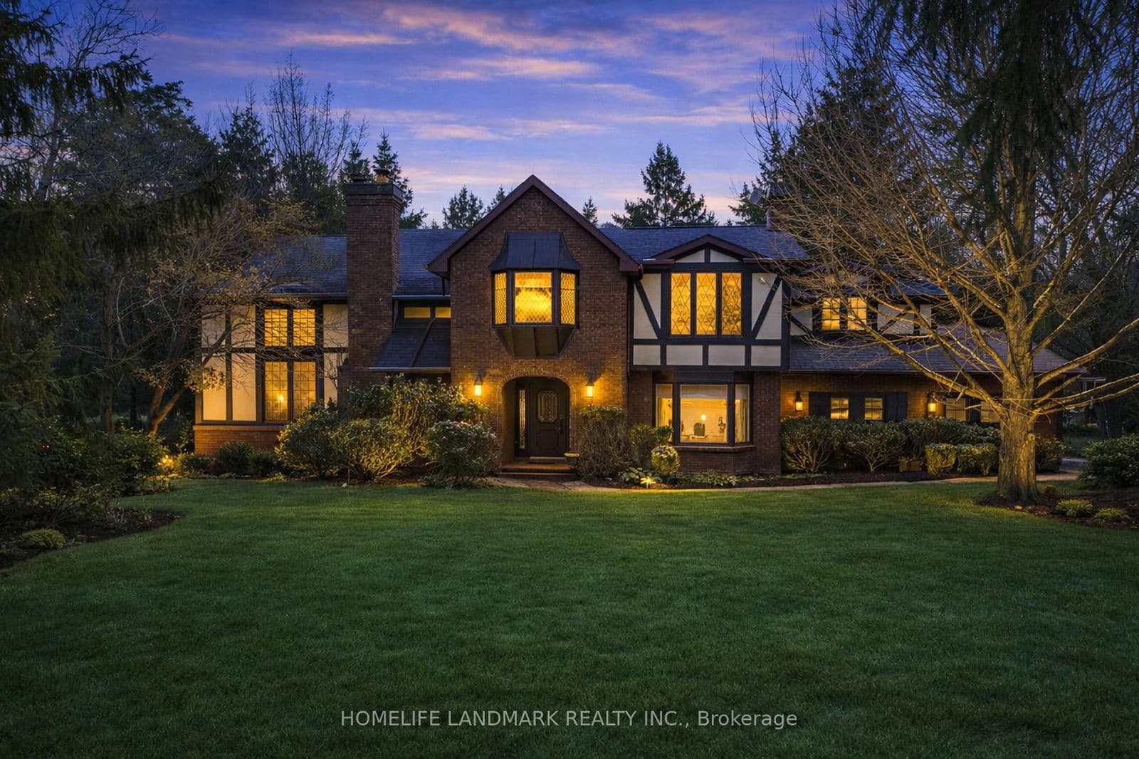 Detached at 10505 Niagara River Parkway, Niagara Falls, ON - Photo 1 - RE/MAX Garden City Realty