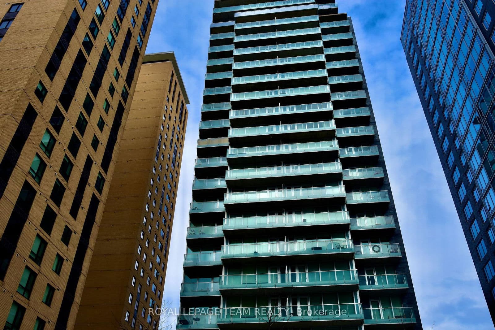 Condo Apartment at 902- 111 Champagne Avenue, Ottawa, ON - Photo 2 - RE/MAX Garden City Realty