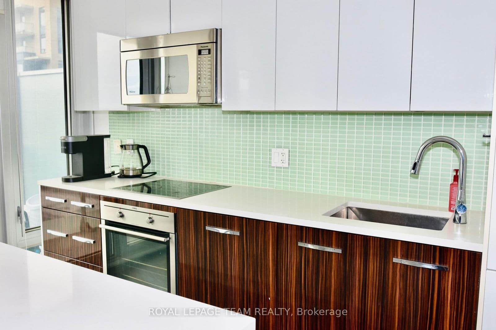 Condo Apartment at 902- 111 Champagne Avenue, Ottawa, ON - Photo 6 - RE/MAX Garden City Realty