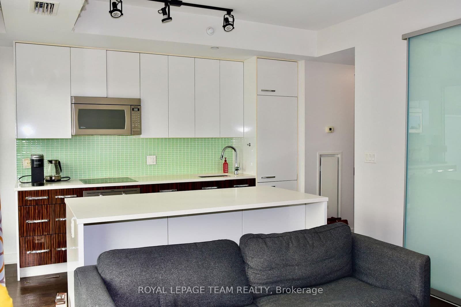 Condo Apartment at 902- 111 Champagne Avenue, Ottawa, ON - Photo 7 - RE/MAX Garden City Realty