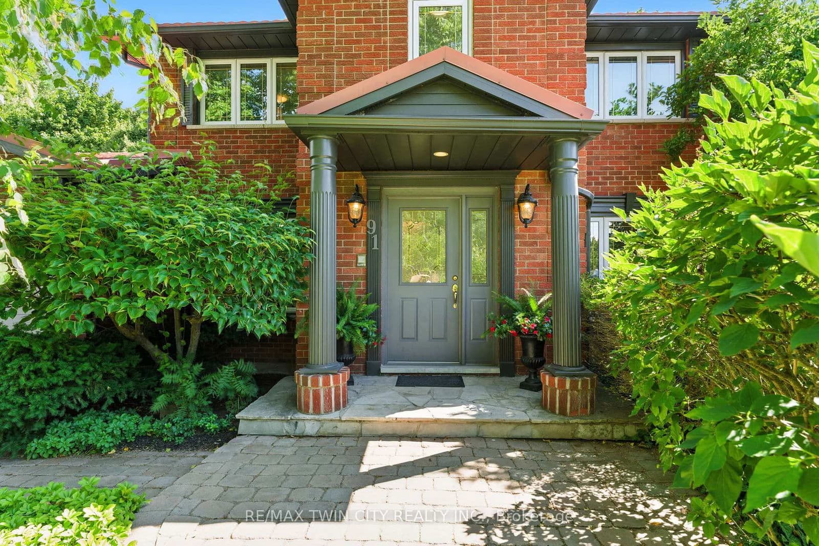 Detached at 91 Abbey Close, Hamilton, ON - Photo 1 - RE/MAX Garden City Realty