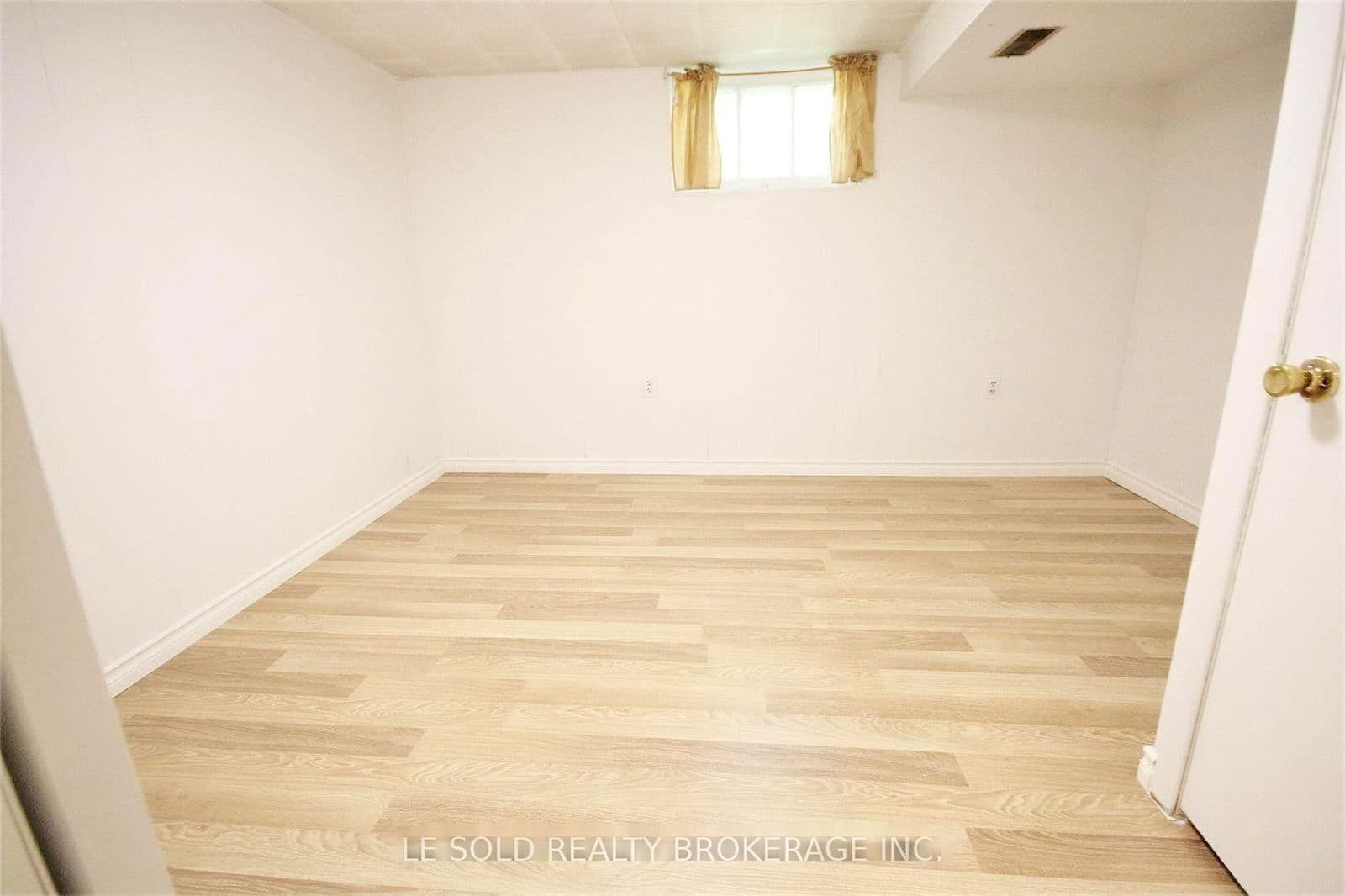 Detached at Bsmt Room- 112 Leland Street, Hamilton, ON - Photo 10 - RE/MAX Garden City Realty