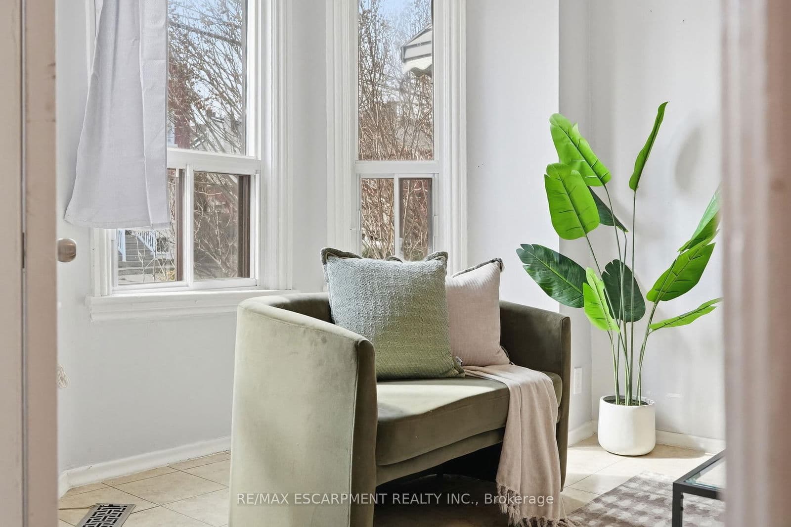 Att/Row/Townhouse at 79 Murray Street, Hamilton, ON - Photo 10 - RE/MAX Garden City Realty