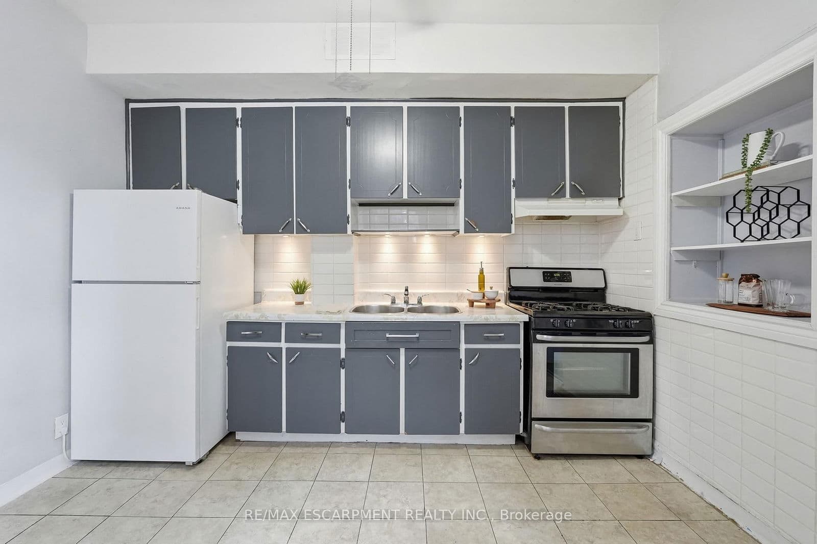 Att/Row/Townhouse at 79 Murray Street, Hamilton, ON - Photo 17 - RE/MAX Garden City Realty