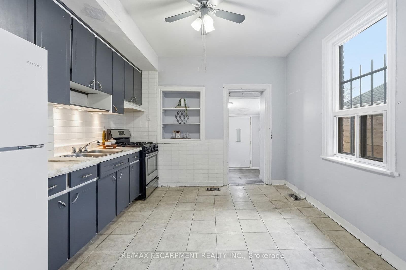 Att/Row/Townhouse at 79 Murray Street, Hamilton, ON - Photo 18 - RE/MAX Garden City Realty