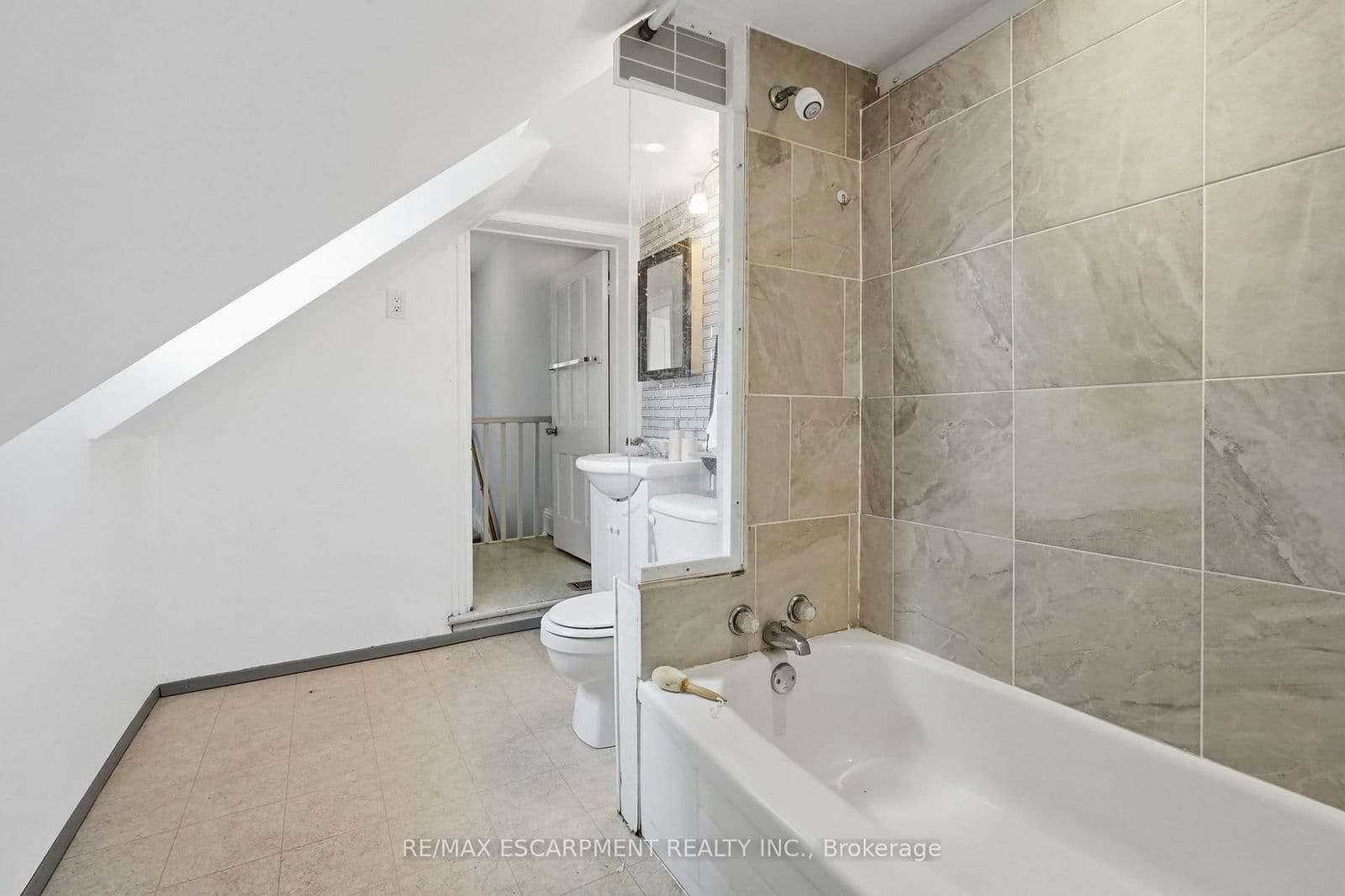 Att/Row/Townhouse at 79 Murray Street, Hamilton, ON - Photo 34 - RE/MAX Garden City Realty