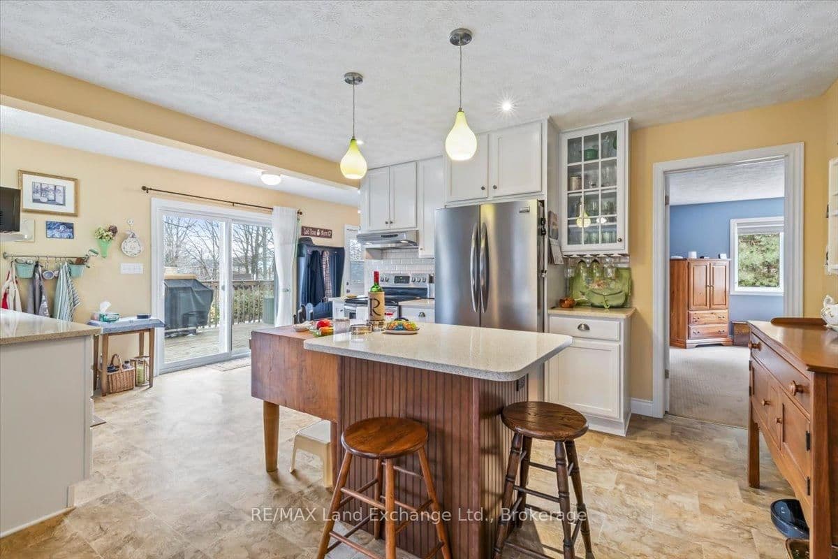 Detached at 737 Green Street, Saugeen Shores, ON - Photo 5 - RE/MAX Garden City Realty